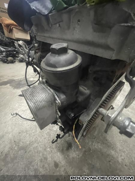 Audi  Q5 2.0 TDI Motor I Delovi Motora