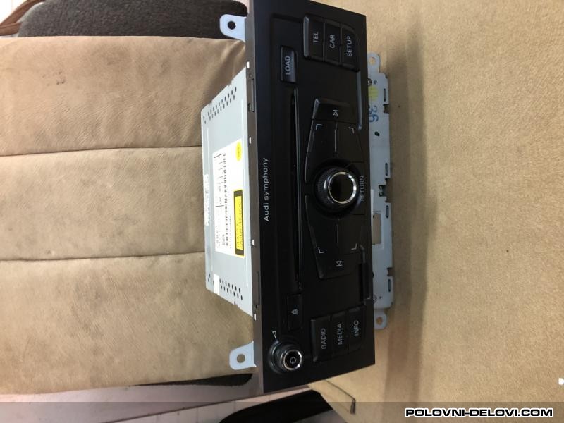 Audi  Q5 8T1 035 195 AA Audio