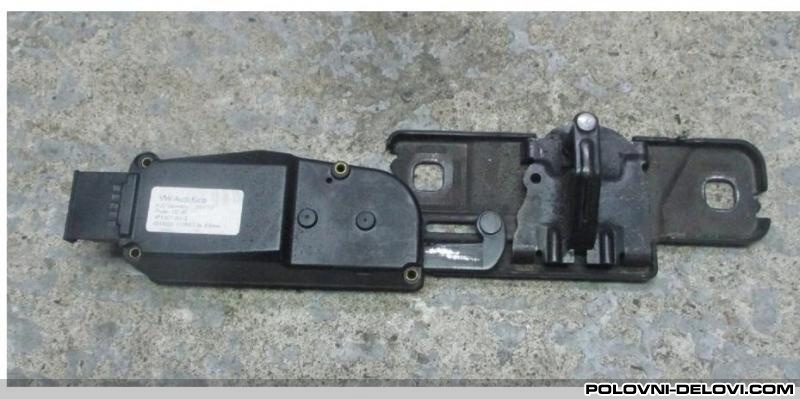 Audi  Q5 Elektro Brava Gepeka Donja 4F9 827 383 G
