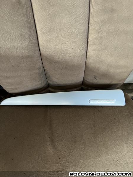 Audi  Q5 Lajsna Na Instrument Tabli