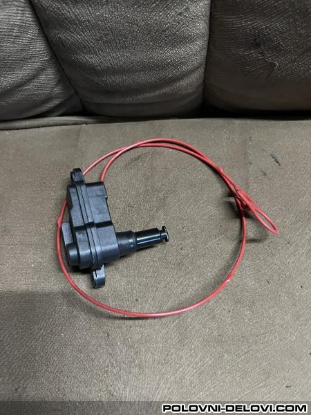 Audi  Q5 MOTOR REZERVOARA Karoserija