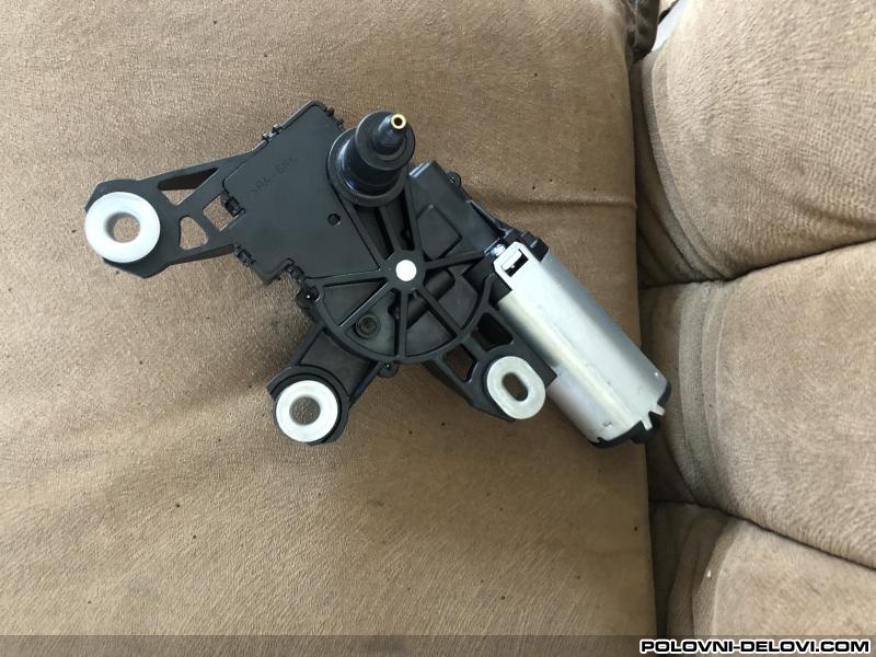 Audi  Q5 Motor Brisaca Razni Delovi