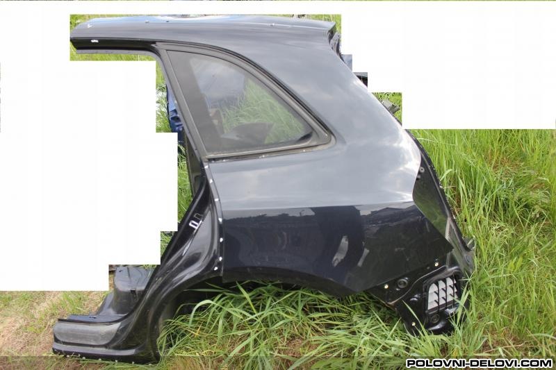 Audi  Q5 POLUSTRANICA Karoserija