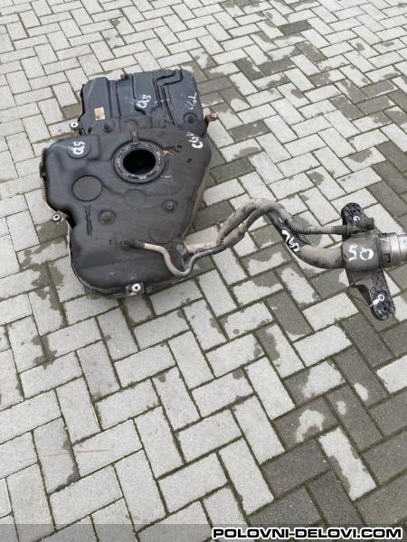 Audi  Q5 REZERVOAR 2.0 Tdi Razni Delovi