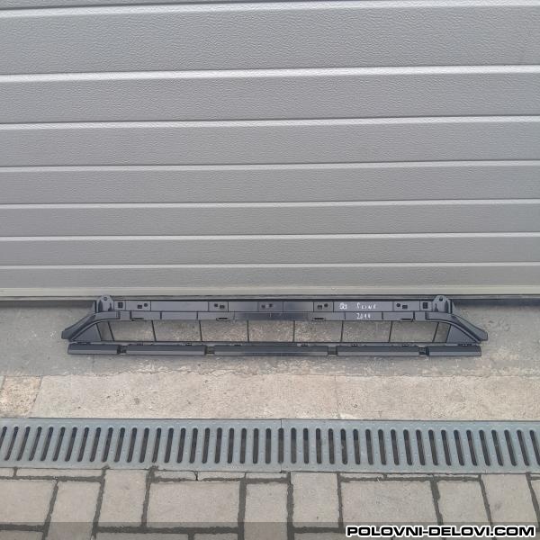 Audi  Q5 Resetka U Braniku Ispod Maske-80A Model