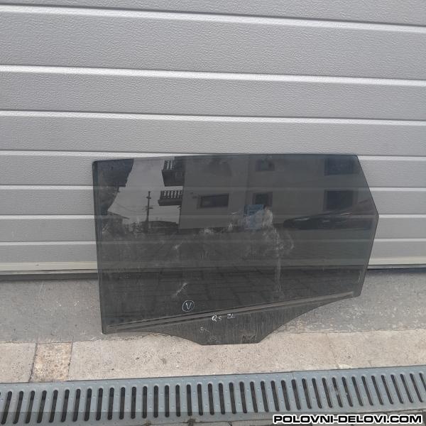 Audi  Q5  Zadnje Levo Staklo U Vratima.zatamljeno V