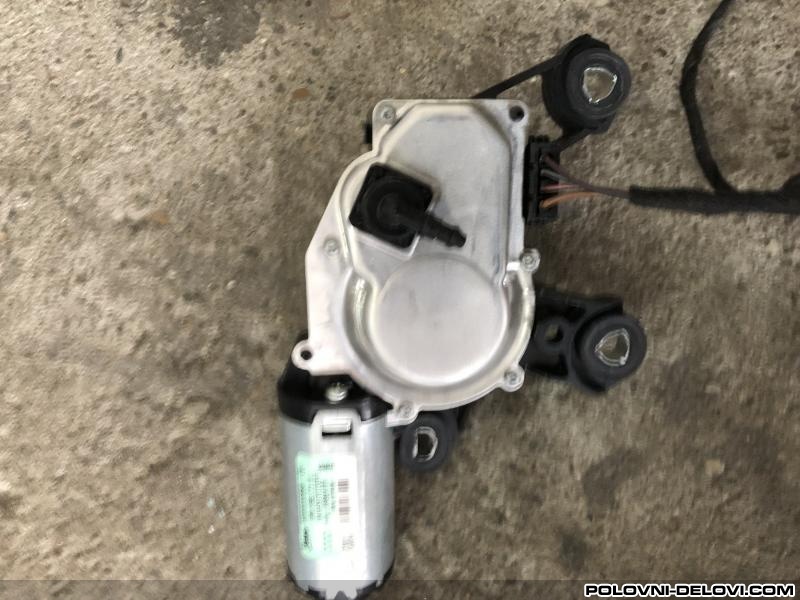 Audi  Q5 Zadnji Motor Brisaca Razni Delovi