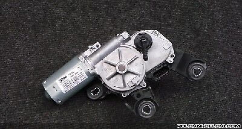 Audi Q7 A4 Zadnji Motor Brisaca - 4M0 955 711 A