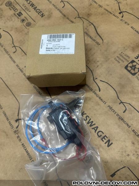 Audi Q7 Motor Za Otvaranje Rezervoara - 4M0 862 153 C 