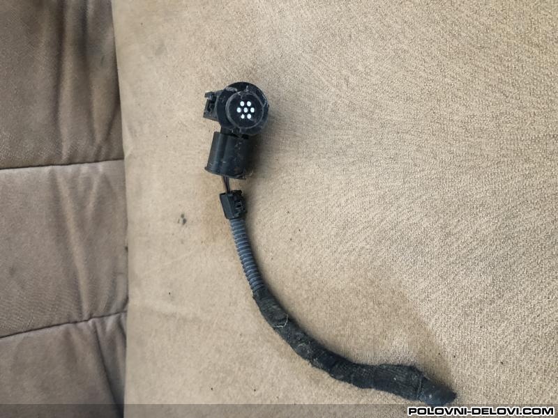 Audi  Q7 SENZOR TEMPERATURE Razni Delovi