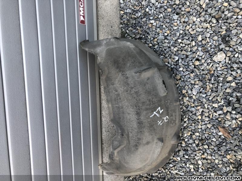 Audi  Q7 Zadnje Potkrilo Razni Delovi