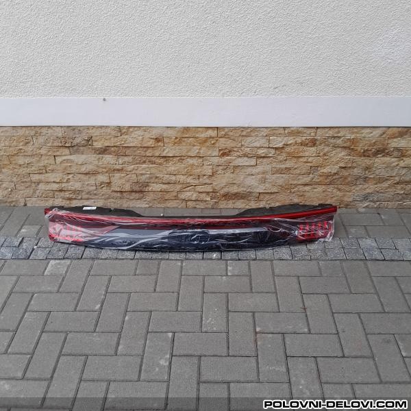 Audi  Q8 Stop Lampa Na Gepeku  4M8 945 095 R