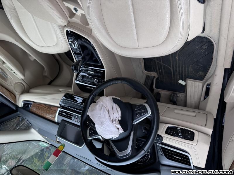 BMW  2 2.0d B47 Enterijer
