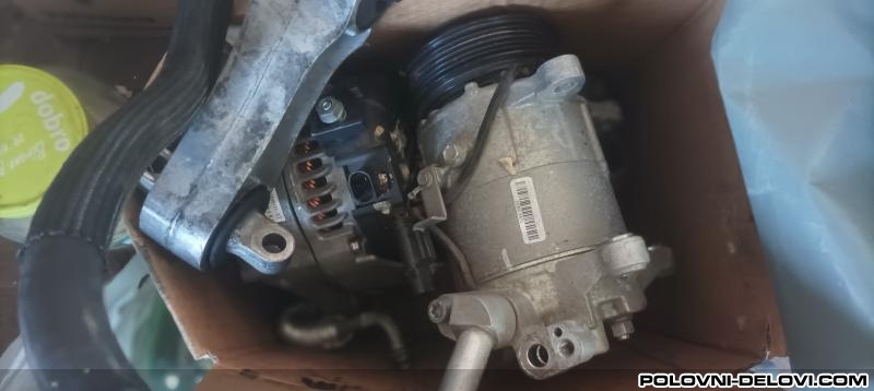 BMW  2 218d Motor I Delovi Motora