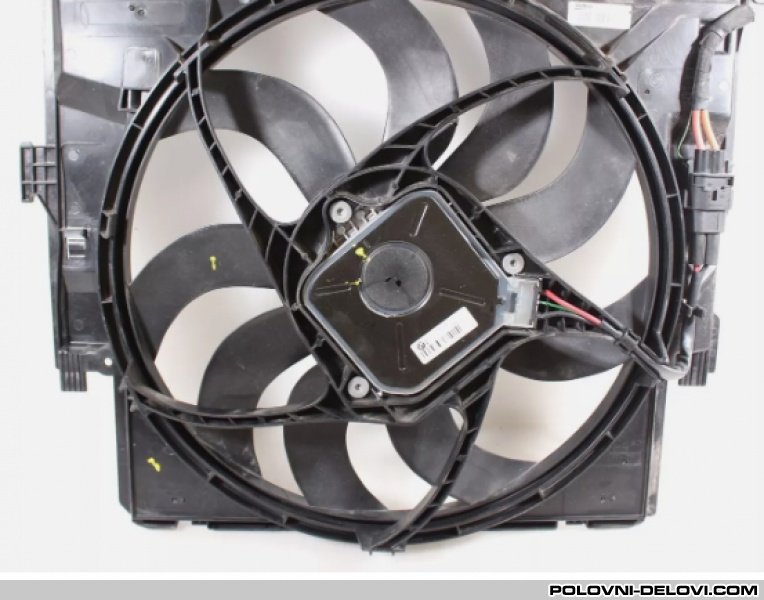 BMW  3 F30 F31 Ventilator  Motor I Delovi Motora
