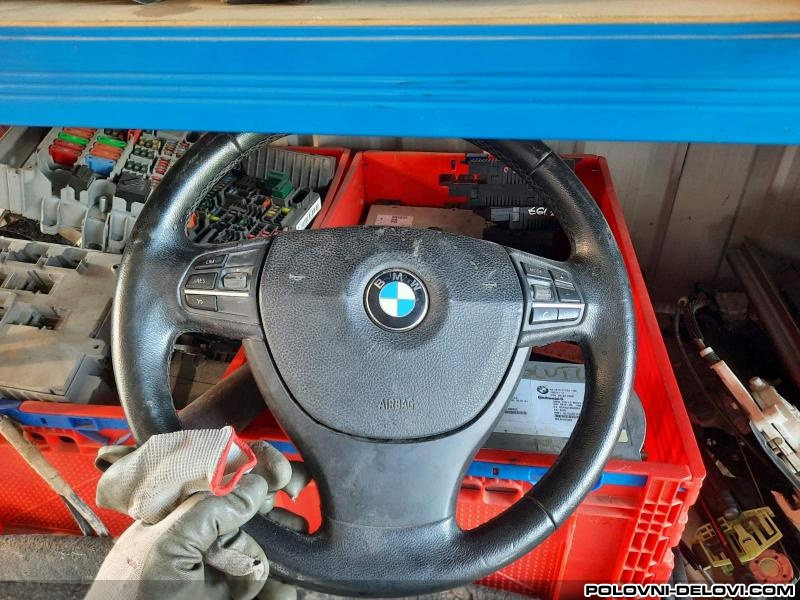 BMW  320 E60 E87 E90 X1 X3 X5 Kompletan Auto U Delovima