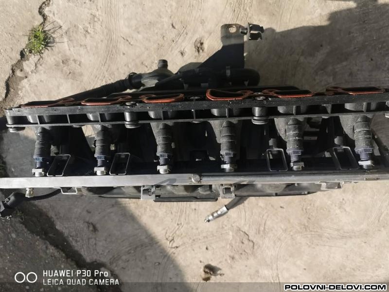BMW  330  Motor I Delovi Motora