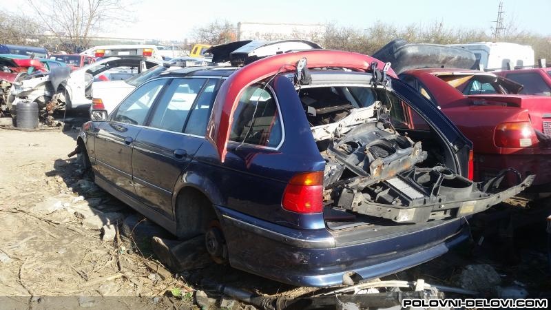 BMW  5 Polovni Delovi Kompletan Auto U Delovima