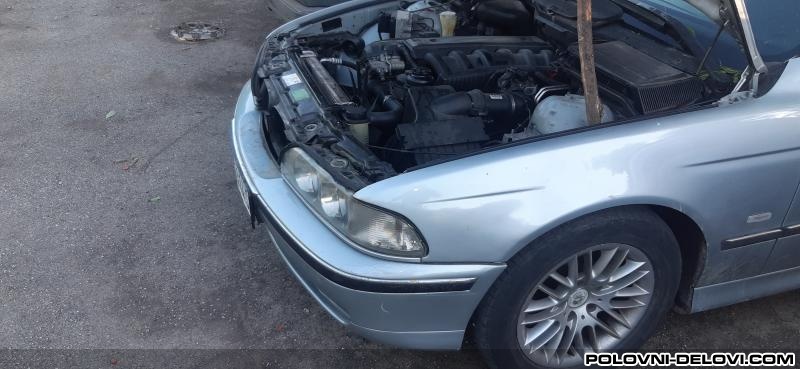 BMW  520 520i Kompletan Auto U Delovima