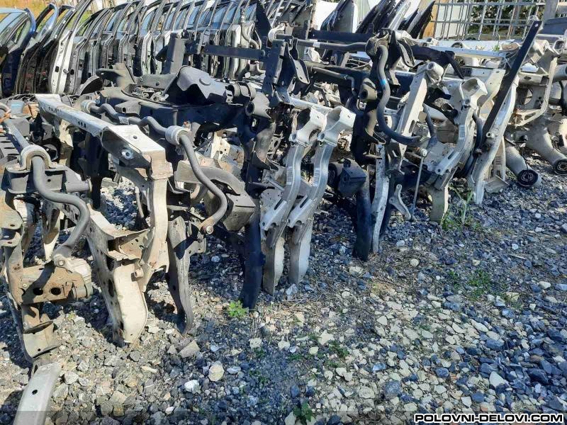 BMW  520 E60 E61 E87 E88 E90  Kompletan Auto U Delovima