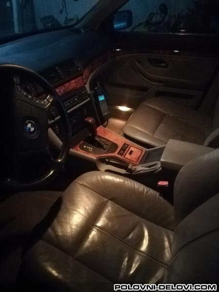 BMW  525 E39 Razni Delovi  Audio