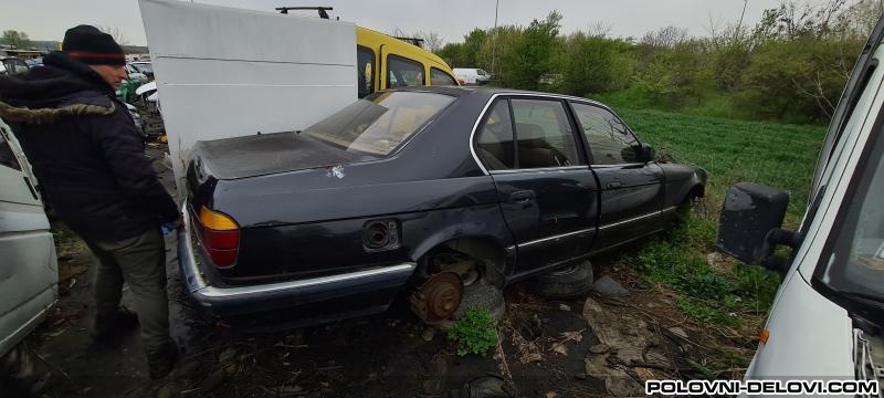 BMW  7 Polovni Delovi Kompletan Auto U Delovima