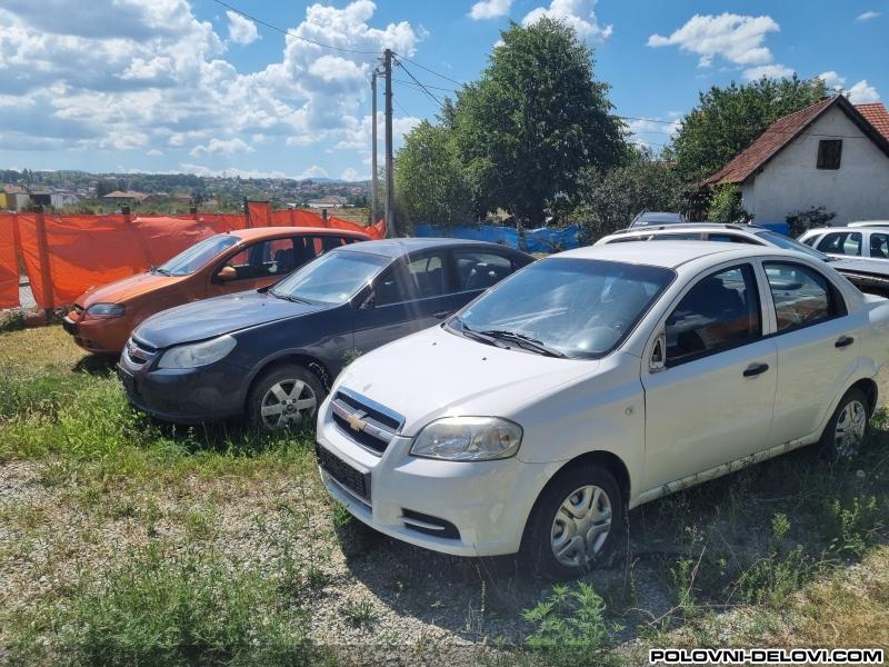 Chevrolet  Aveo 1.2b Kompletan Auto U Delovima