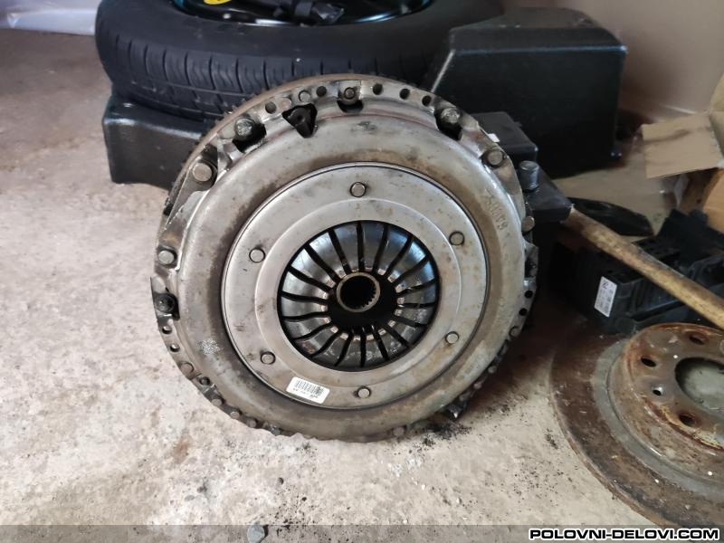 Chevrolet  Captiva 2.0 Dizel 4x4 Kompletan Auto U Delovima