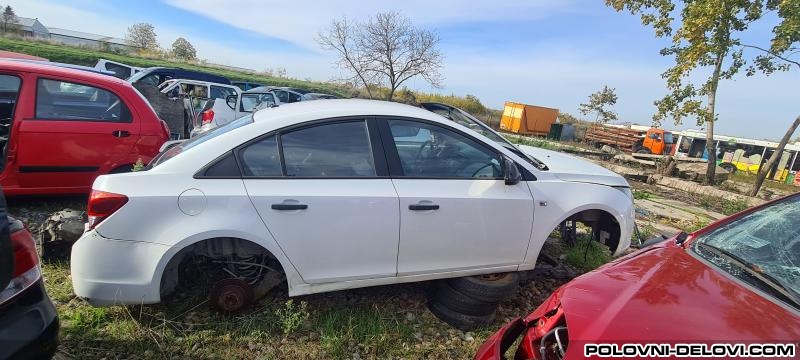 Chevrolet  Cruze Komplet Za Delove BG Kompletan Auto U Delovima