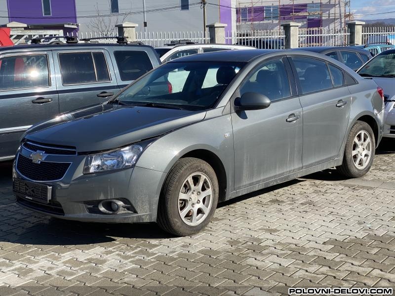 Chevrolet  Cruze  Kompletan Auto U Delovima