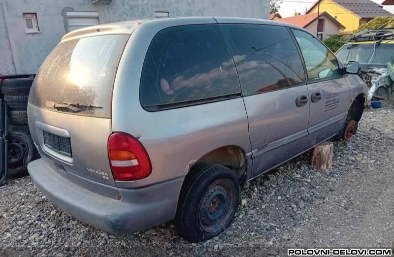 Chrysler  Voyager  Kompletan Auto U Delovima