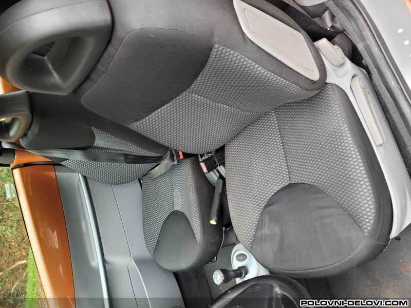 Citroen  C3 Plurier  Enterijer