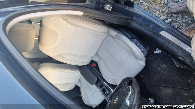 Citroen  C4  Enterijer