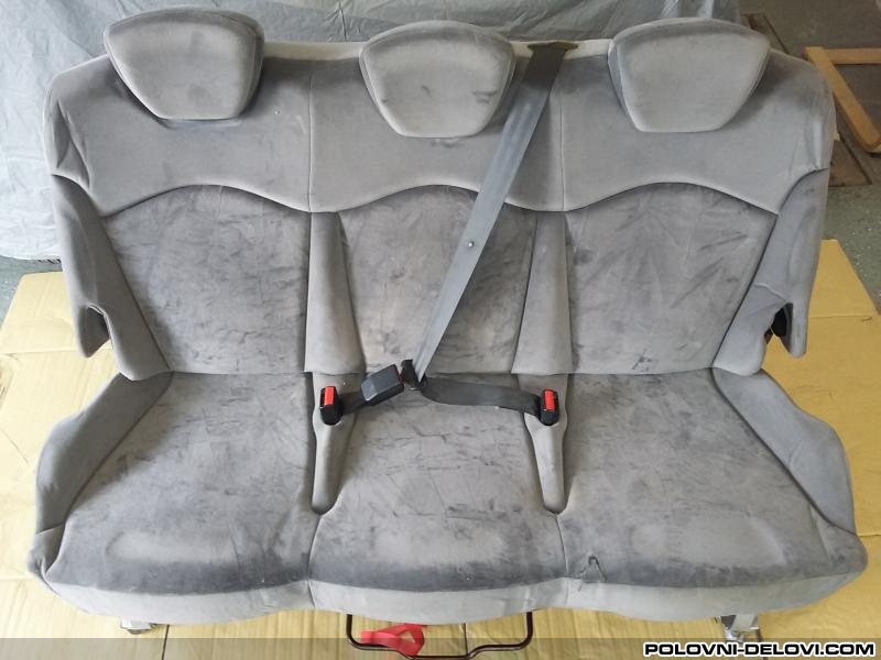 Citroen  C8 Zadnja Klupa-8 Sed. IZNAJMLJIVANJE