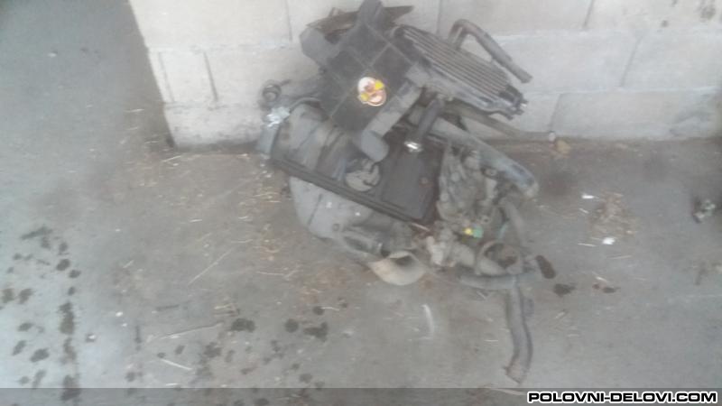 Citroen  Saxo  Kompletan Auto U Delovima