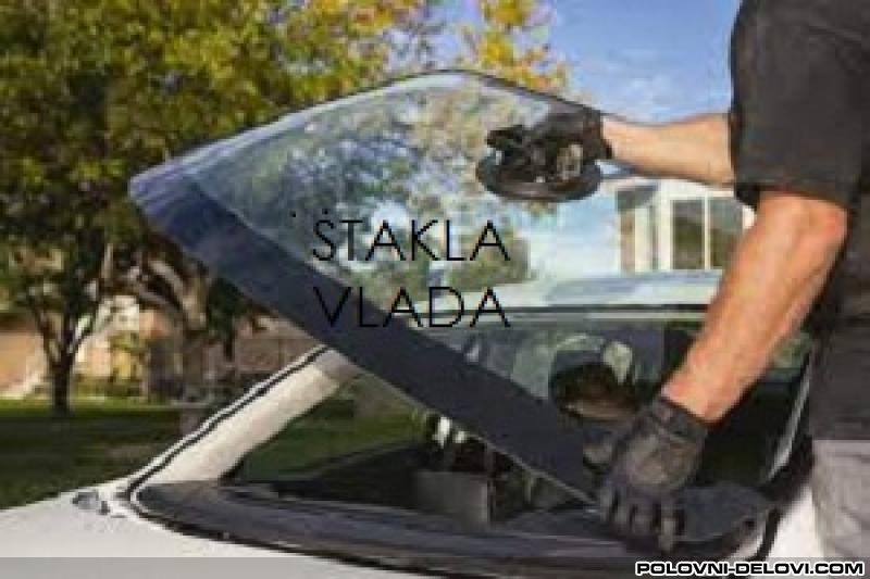 Dacia  Duster STAKLA  SA UGRADNJOM Stakla