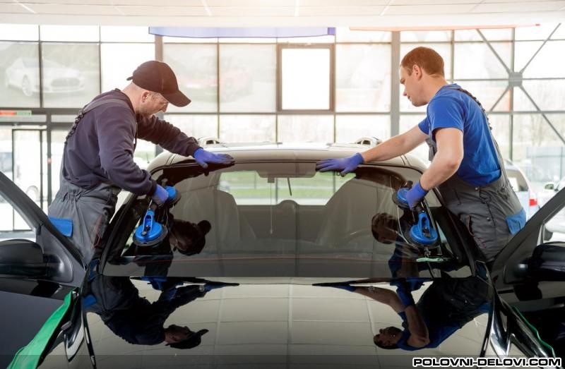 Dacia  Sandero Sofersajbna Stakla