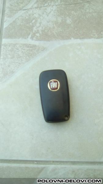 Fiat  500 L 1.3 MJT I 1.6MJT Kompletan Auto U Delovima