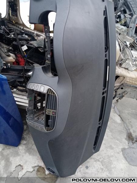 Fiat  Bravo Tabla Sa Airbagovima Razni Delovi
