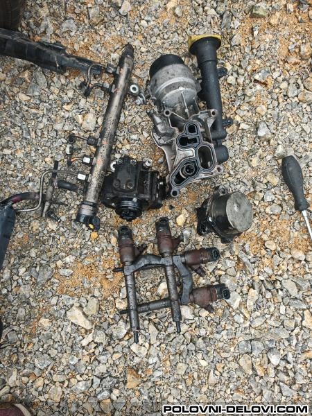 Fiat  Grande Punto 1.3 Mjet 55kw 07god  Kompletan Auto U Delovima