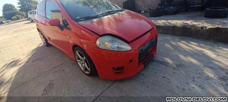 Fiat  Grande Punto 1.9 Jtd Kompletan Auto U Delovima
