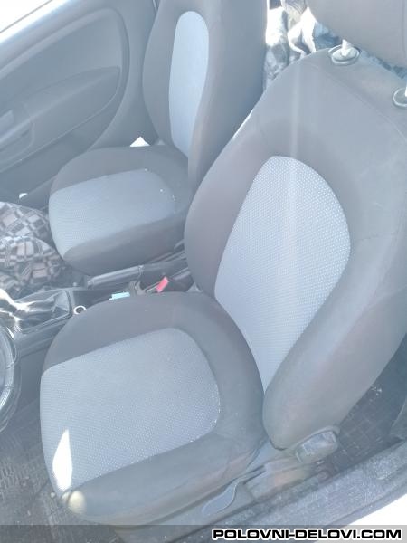 Fiat  Grande Punto  Enterijer