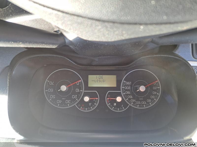 Fiat  Grande Punto Sat Tabla Enterijer