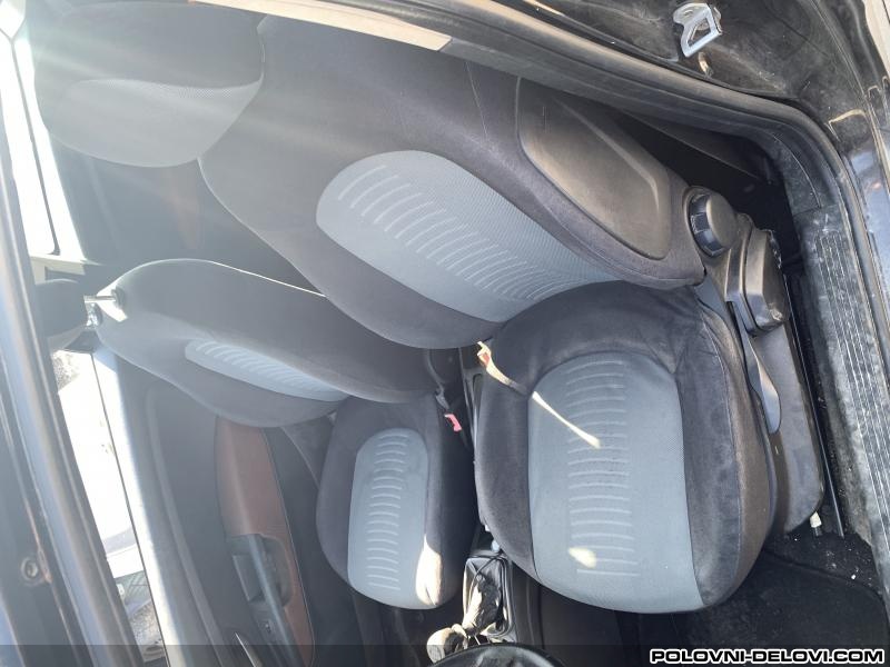 Fiat  Grande Punto Sedista Enterijer