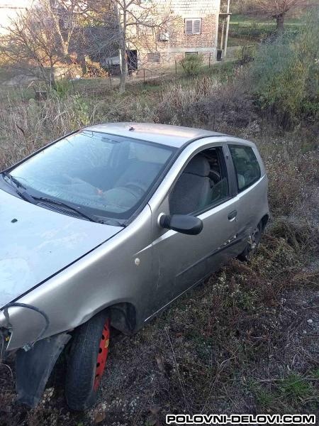 Fiat  Punto 1.2 16v Kompletan Auto U Delovima