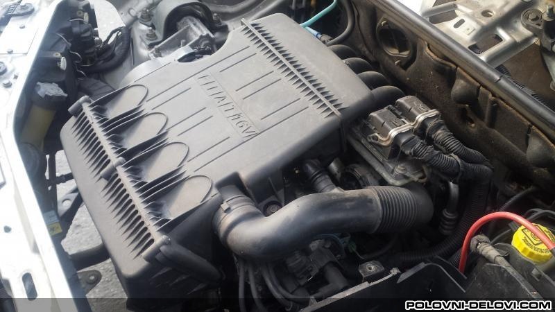 Fiat  Punto 1.2 16v Motor I Delovi Motora