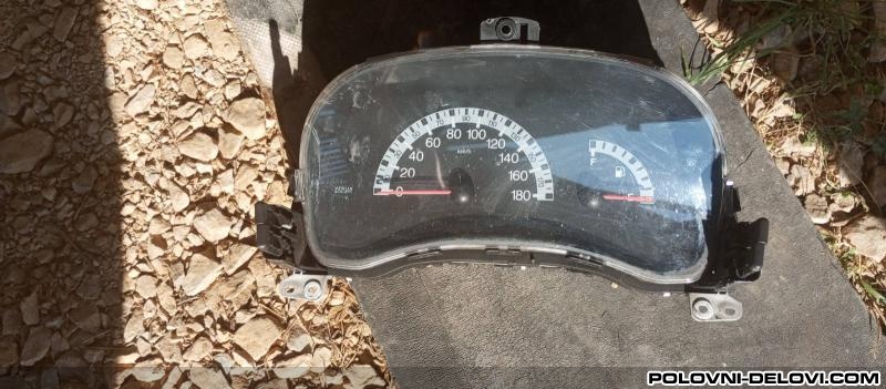 Fiat  Punto 1.2 8v Kompletan Auto U Delovima