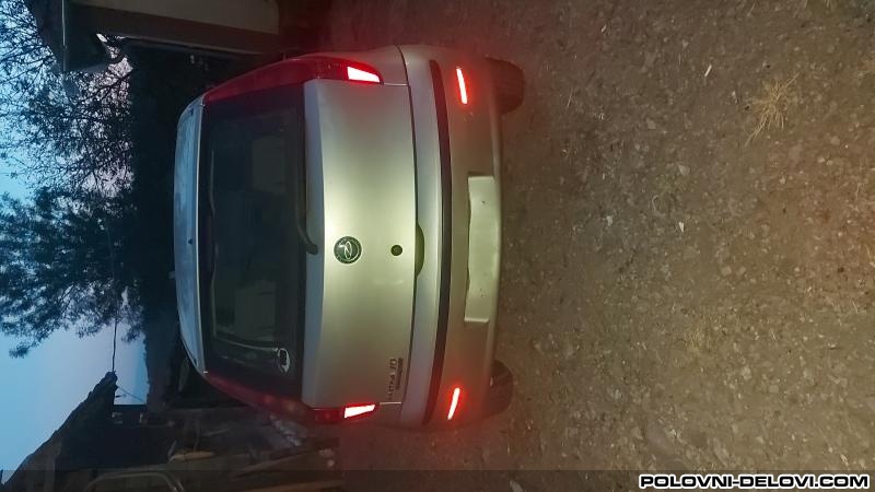 Fiat  Punto  Kompletan Auto U Delovima