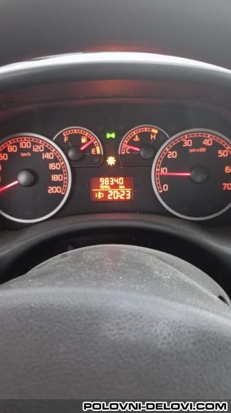 Fiat  Punto  Motor I Delovi Motora