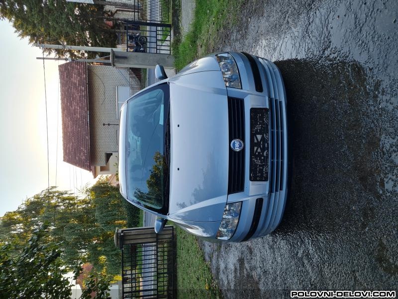 Fiat  Stilo 1.6 16v Kompletan Auto U Delovima